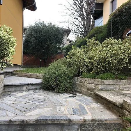 Lägenhet Monte Goj Con Posto Auto E Aria Condizionata Como